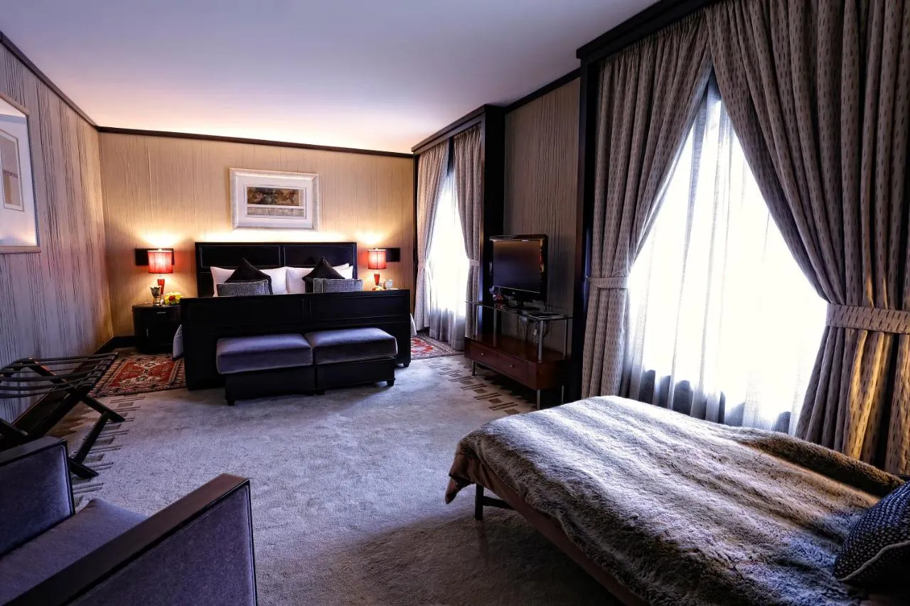 Ramada Plaza by Wyndham Dubai Deira slide-2
