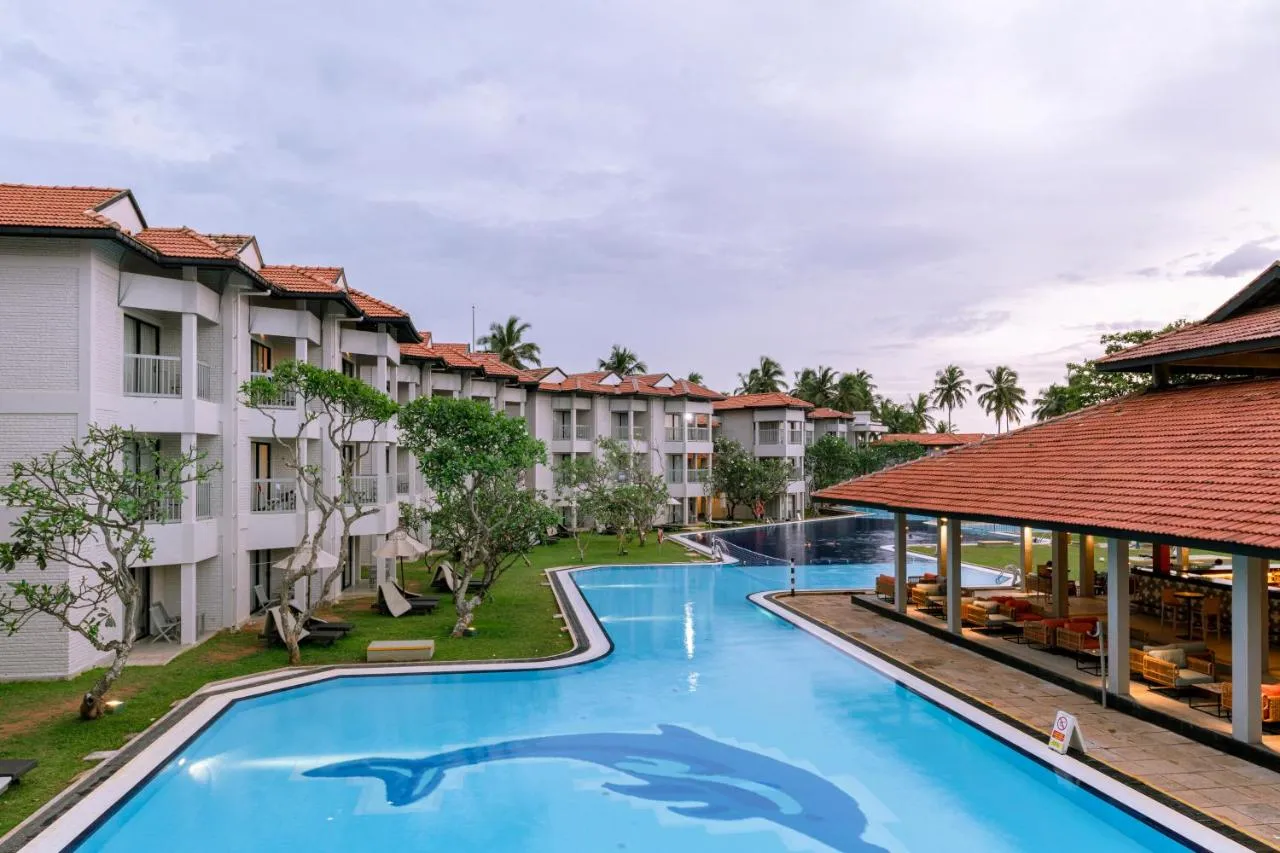 Club Hotel Dolphin slide-4