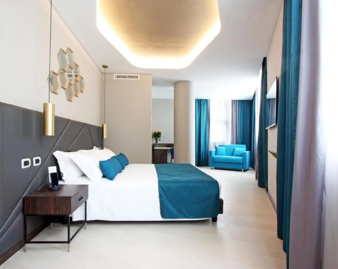 The Hive Hotel slide-5