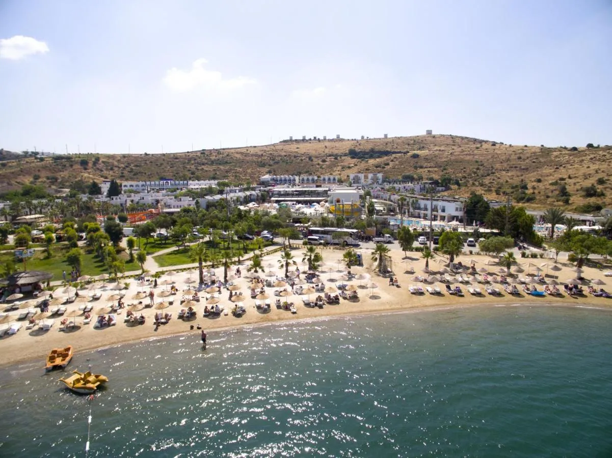 Jasmin Beach Hotel slide-5