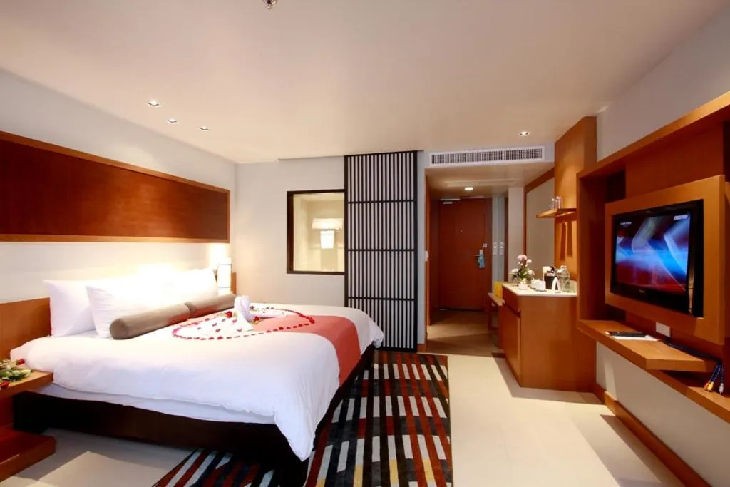 Ashlee Hub Hotel Patong slide-1