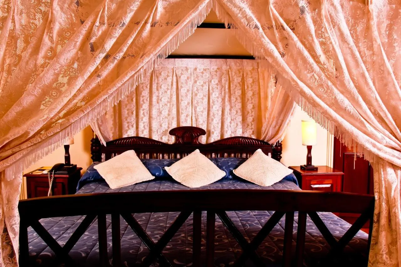 Grand Oriental Hotel slide-5