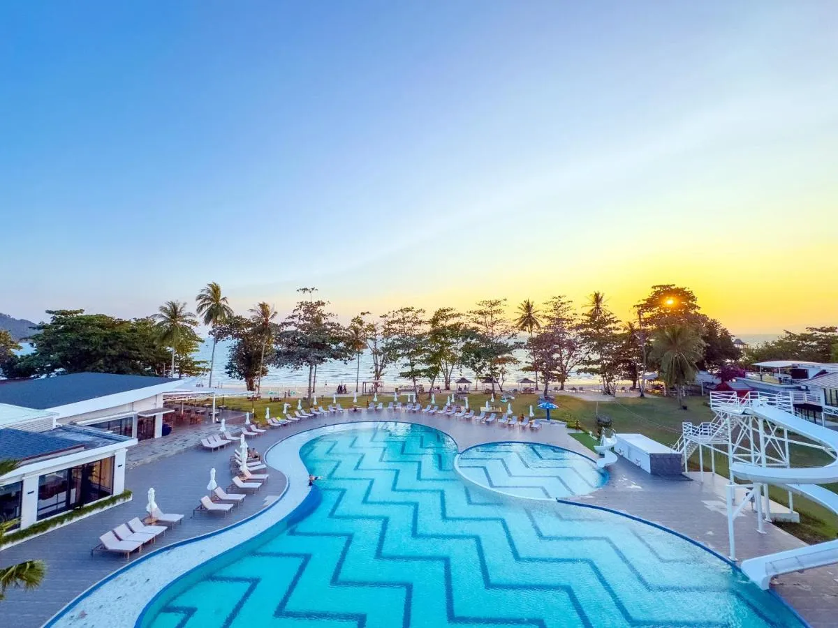Royal Yao Yai Island Beach Resort slide-5