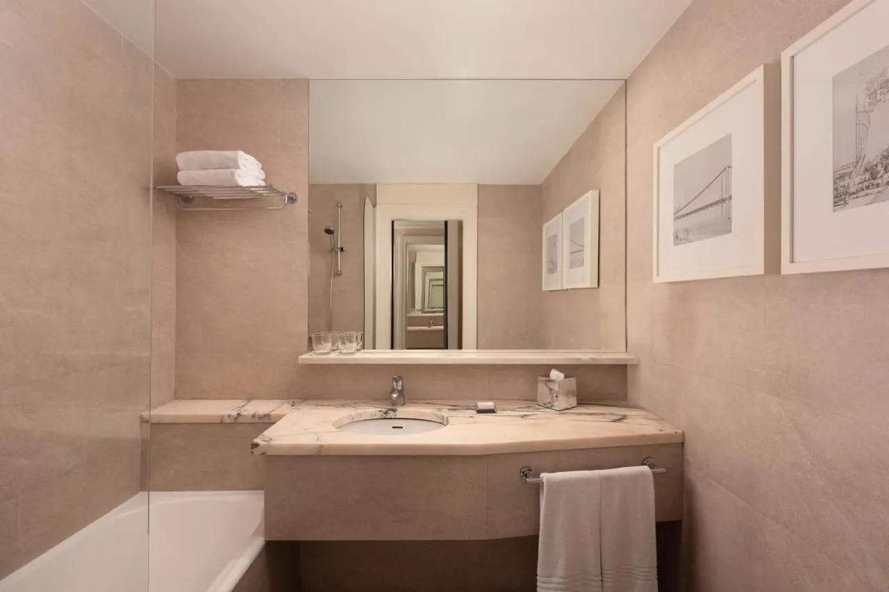 Lisbon Marriott hotel-1