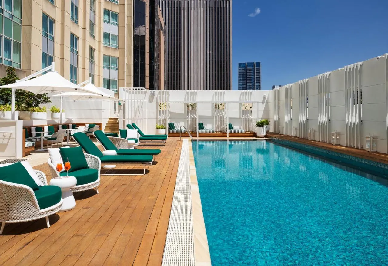 Swissotel Sydney slide-4