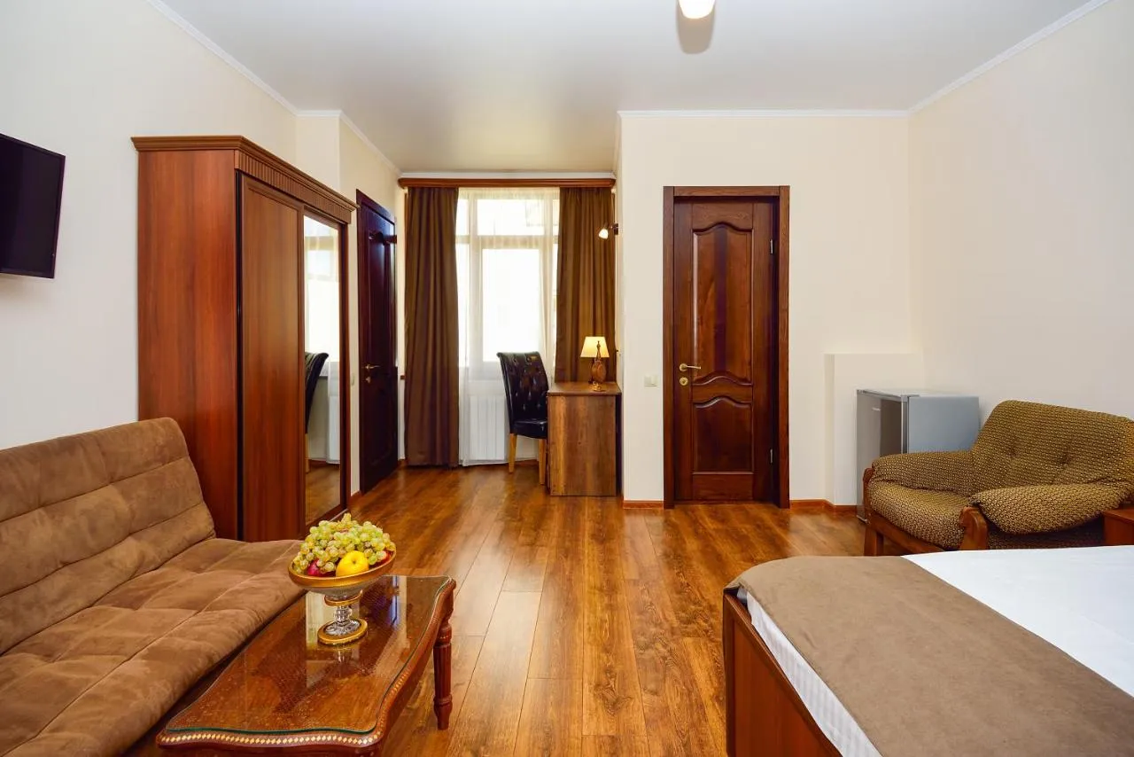 Hotel British House-1