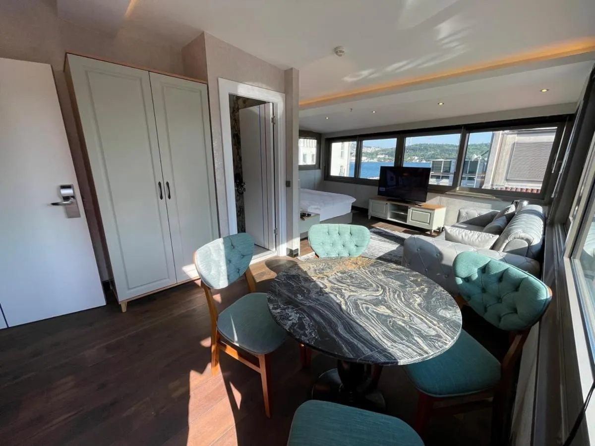 Feri Suites-1