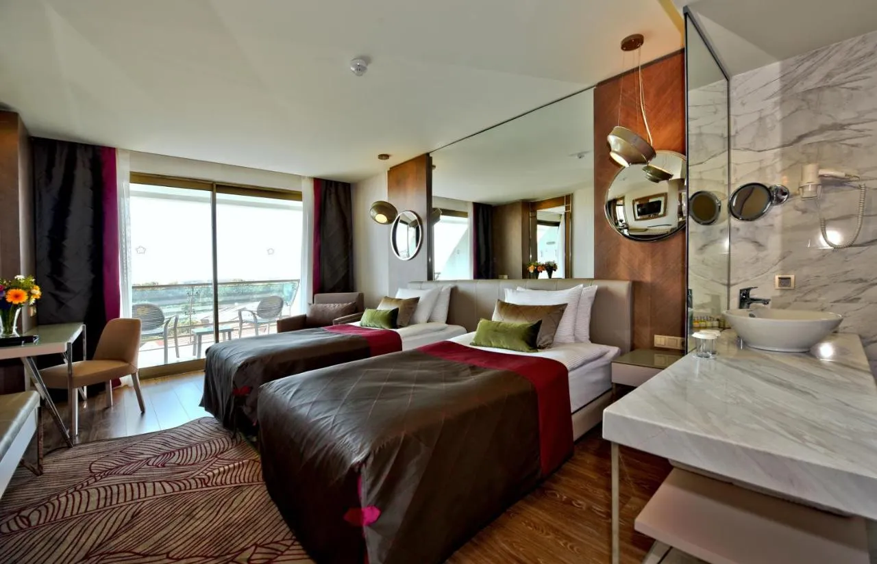 Side Star Elegance hotel slide-4