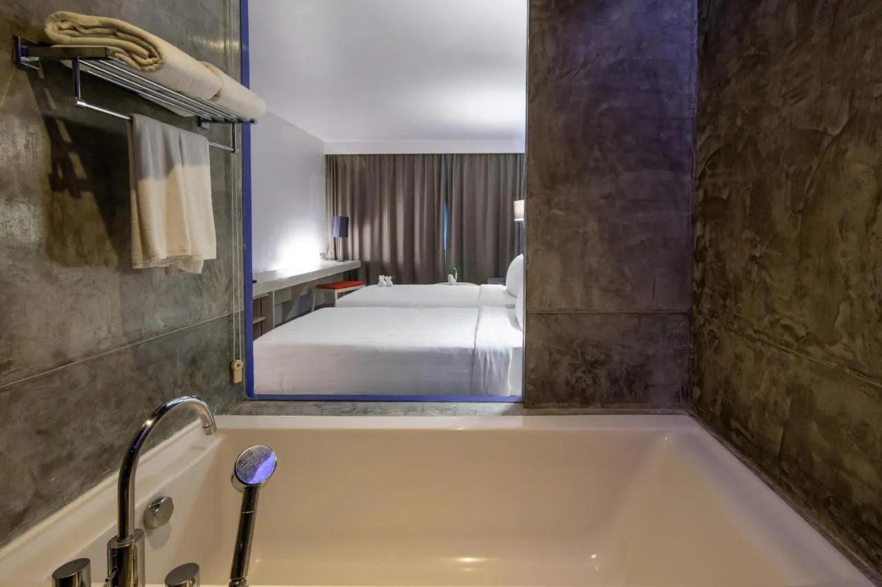 Eastin Yama Phuket hotel slide-4