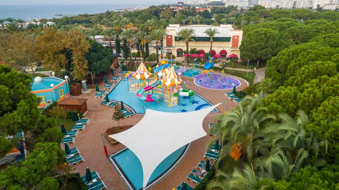 IC Hotels Green Palace slide-5