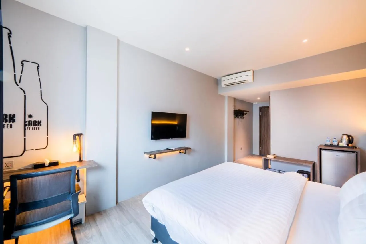 Stark Boutique Hotel and Spa slide-3