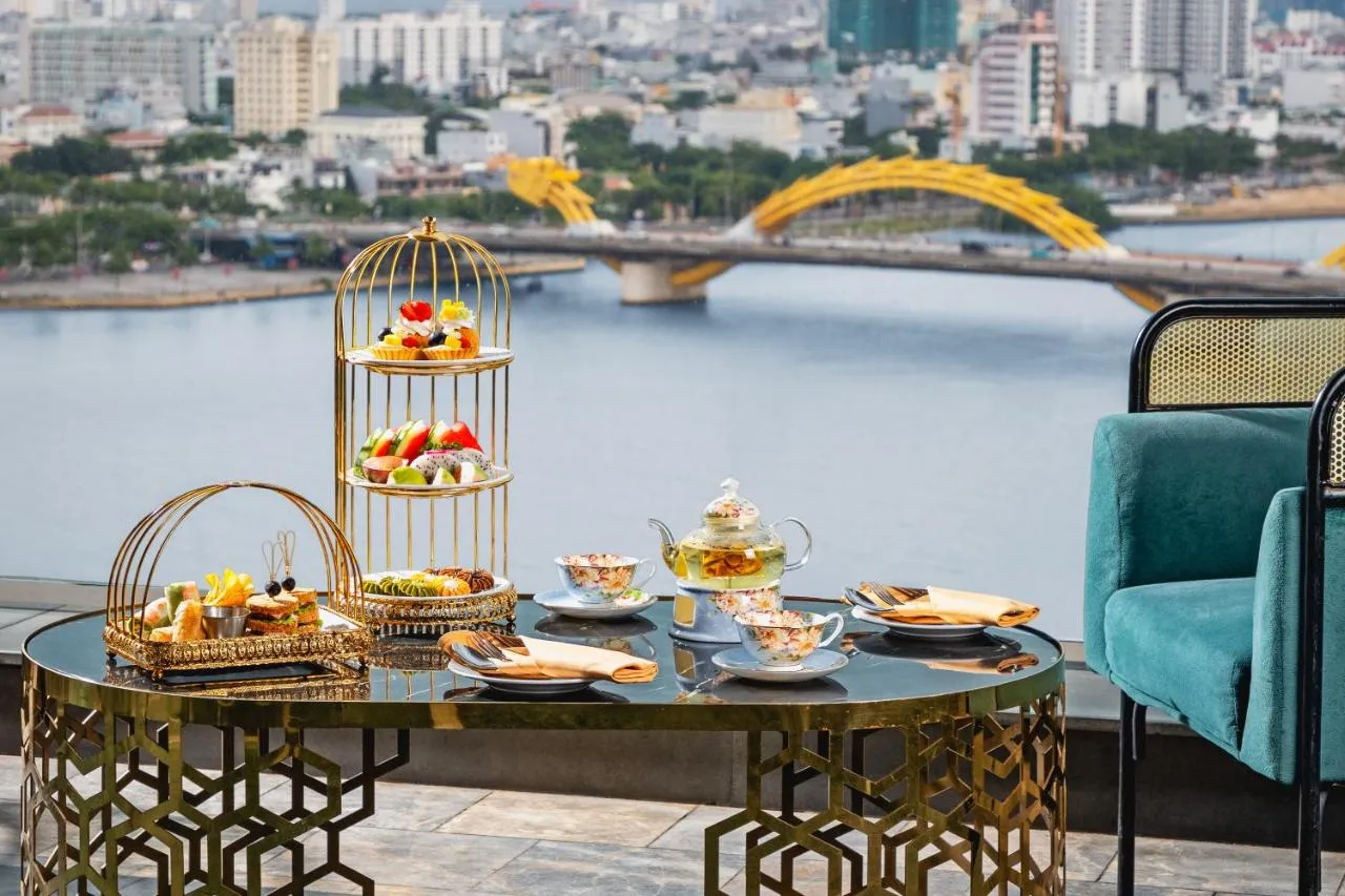 HAIAN Riverfront Hotel Da Nang slide-4