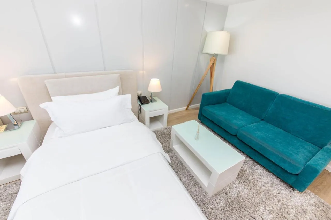 Demi Hotel-1