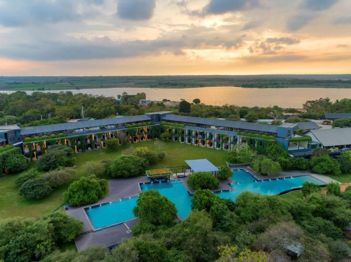 DoubleTree by Hilton Weerawila Rajawarna Resort Hotel-1