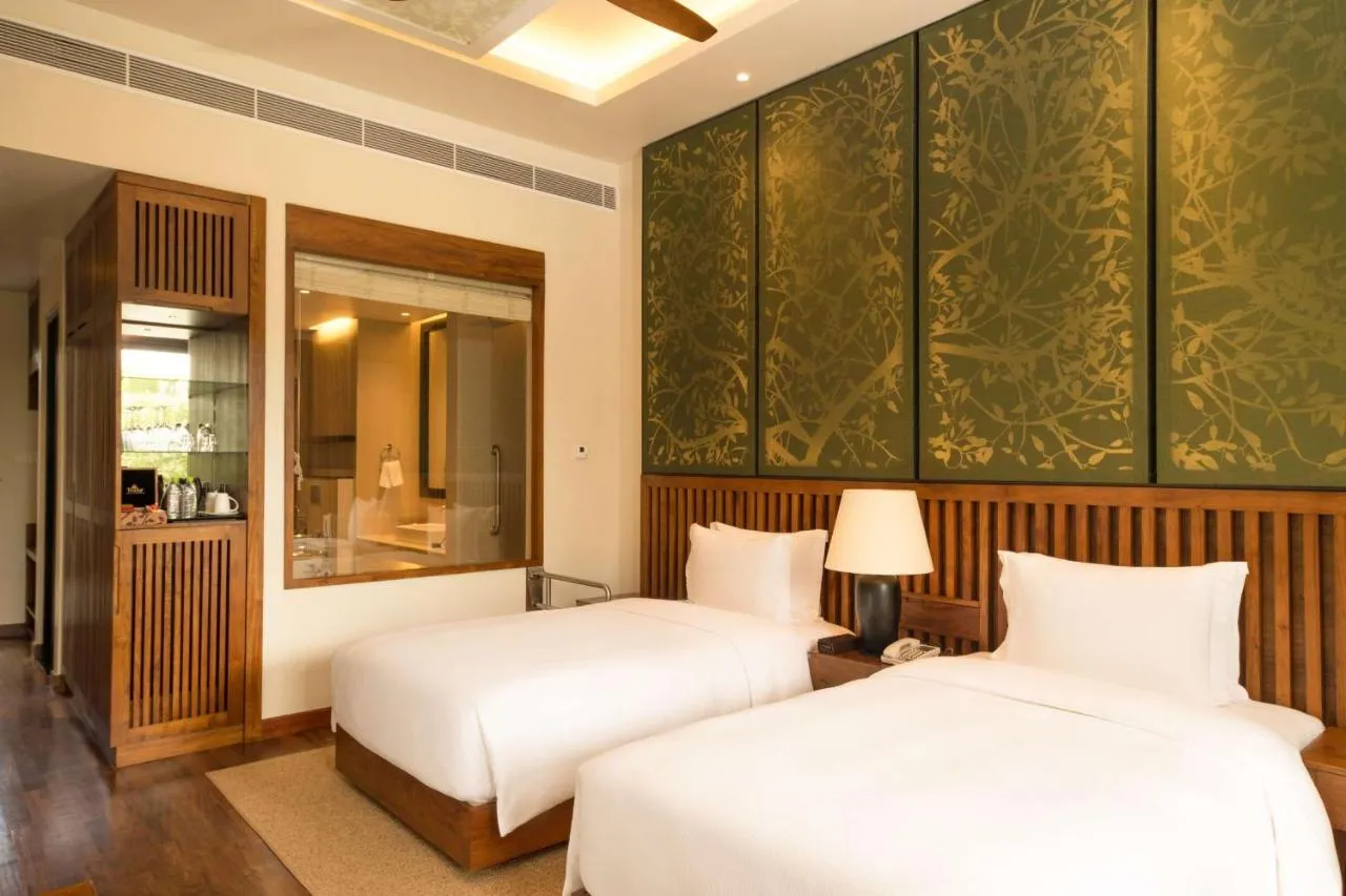 DoubleTree by Hilton Weerawila Rajawarna Resort Hotel slide-5