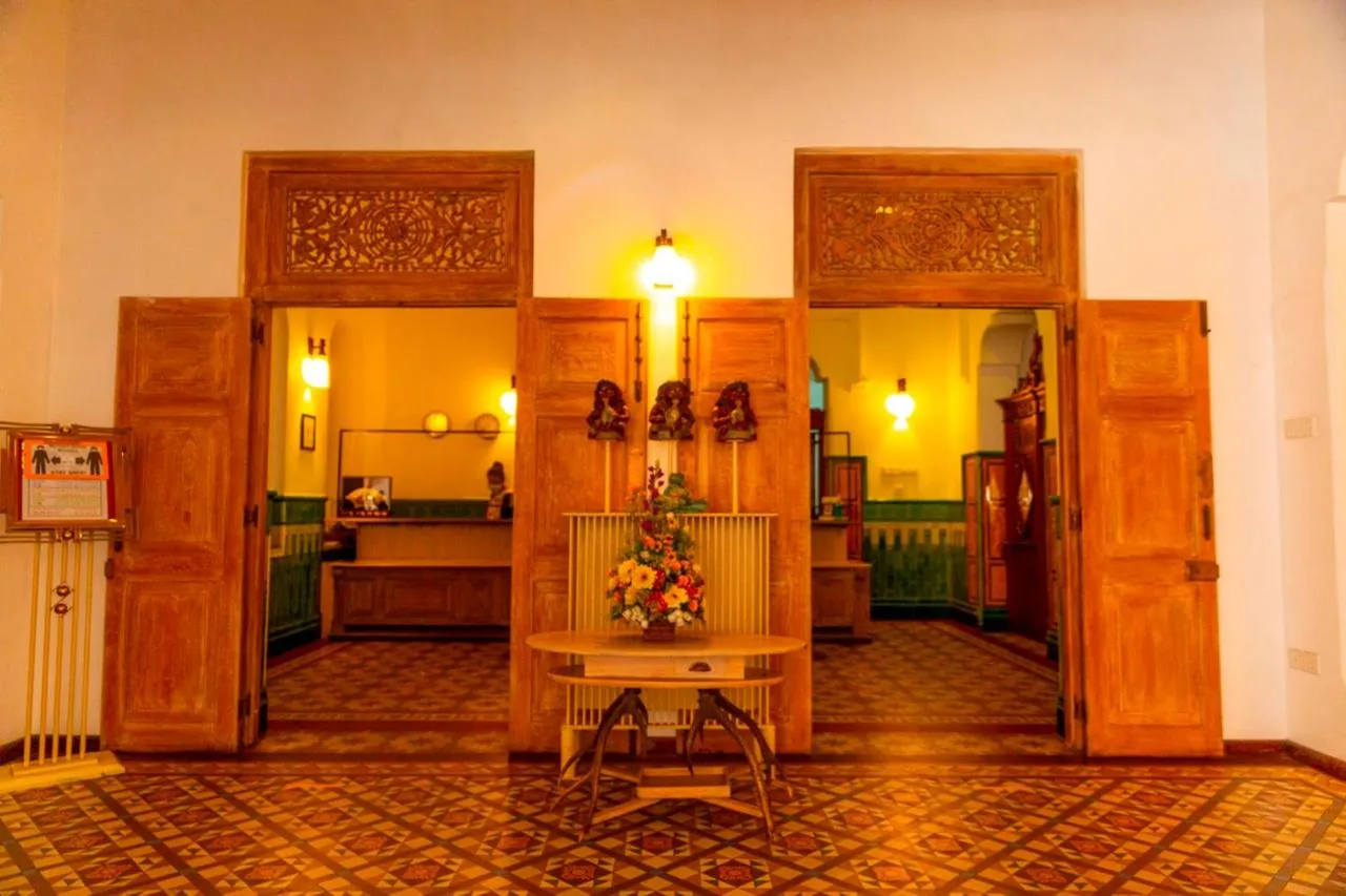 Thilanka Hotel slide-3