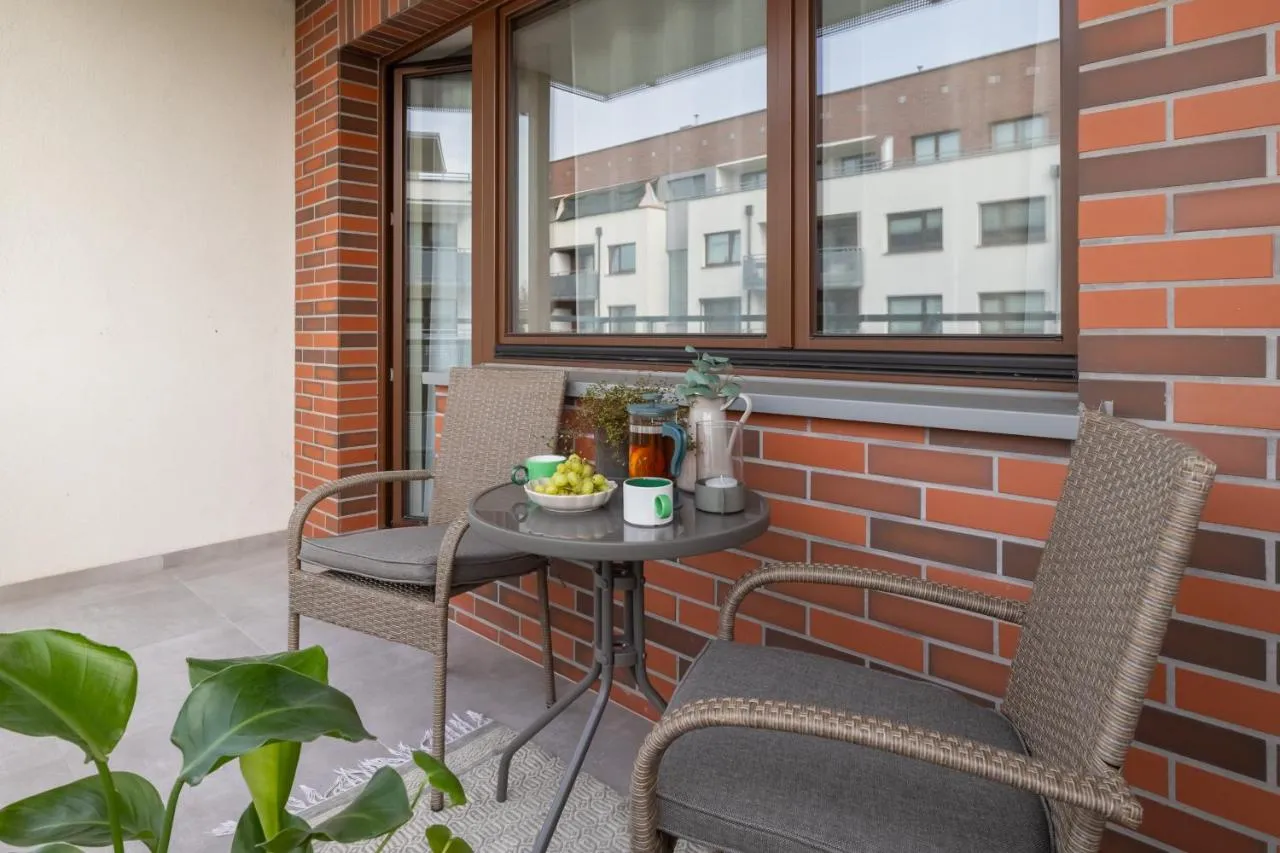 TS Gold New Town Apartment & free private parking slide-4