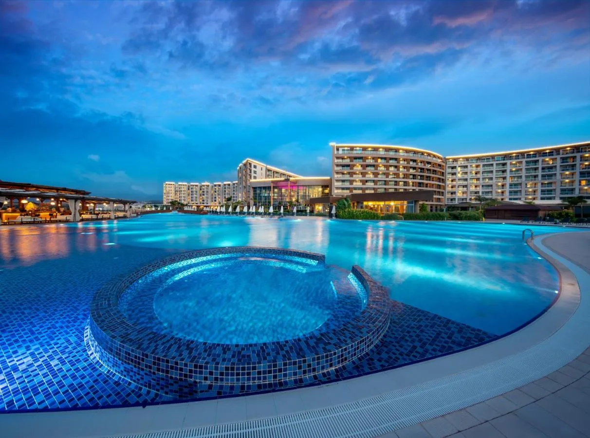 Elexus Hotel & Resort & Spa slide-5