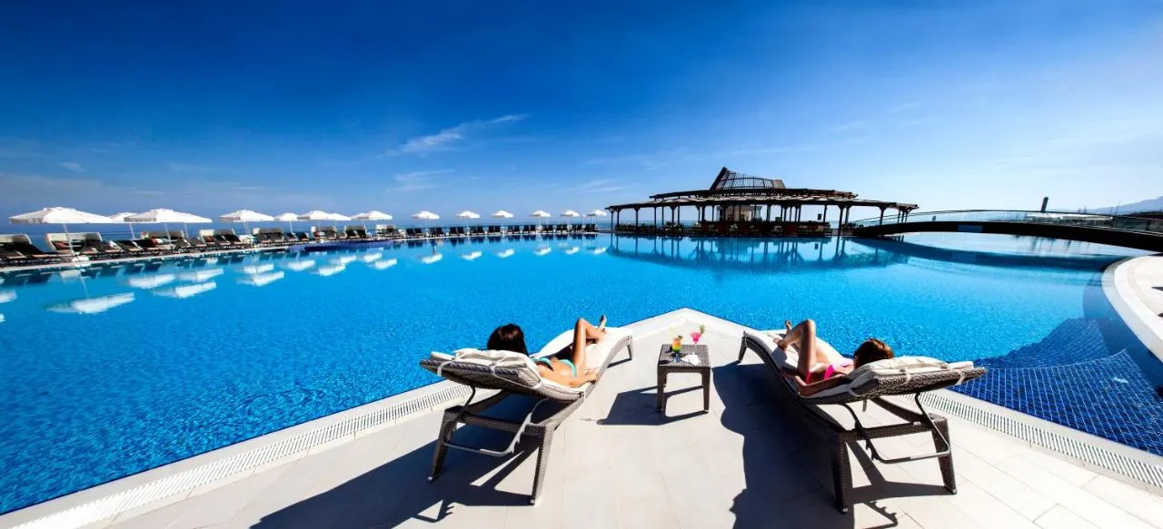 Elexus Hotel & Resort & Spa slide-4