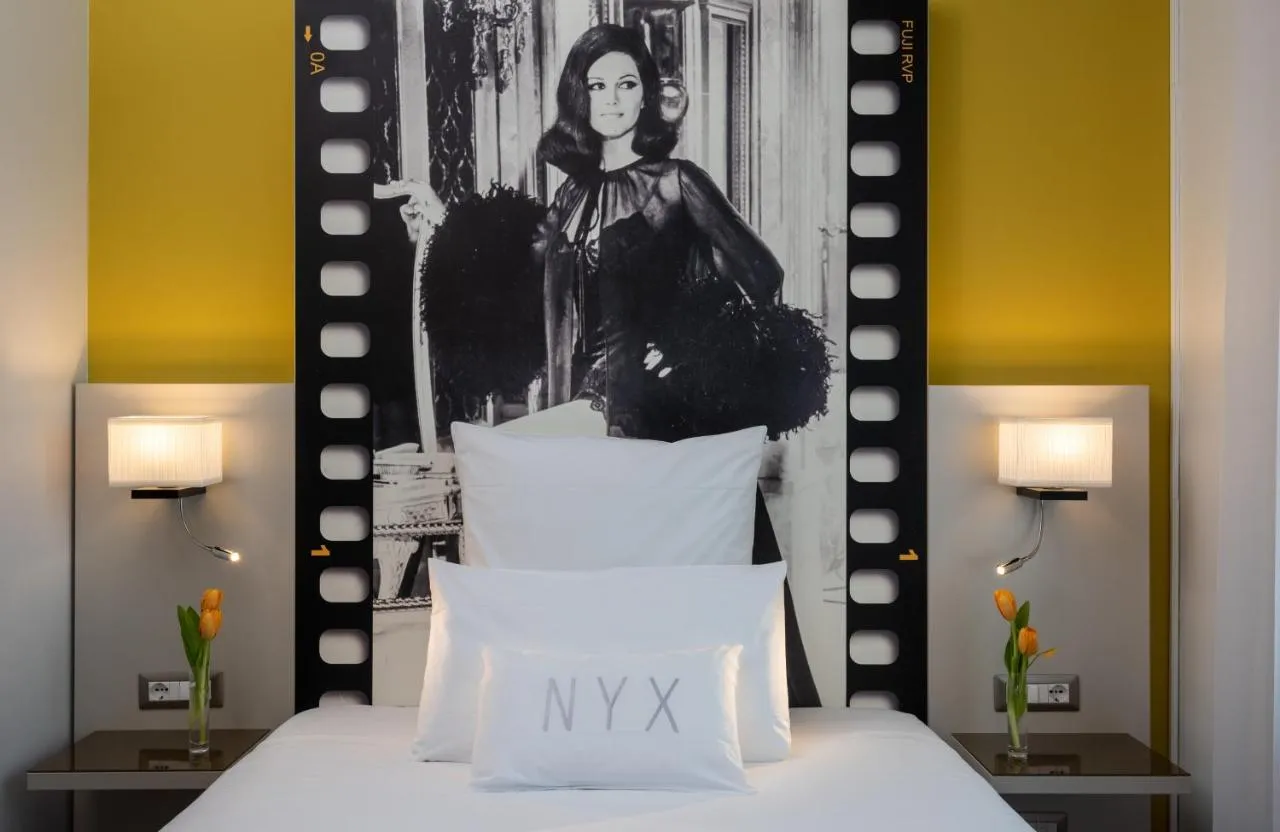 NYX Milan slide-3