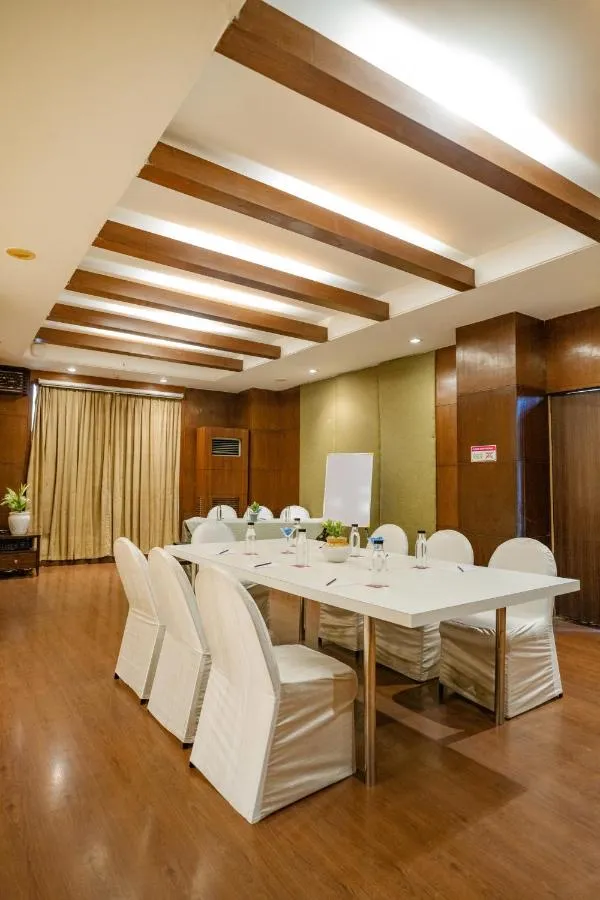 Royal Orchid Central Jaipur slide-3