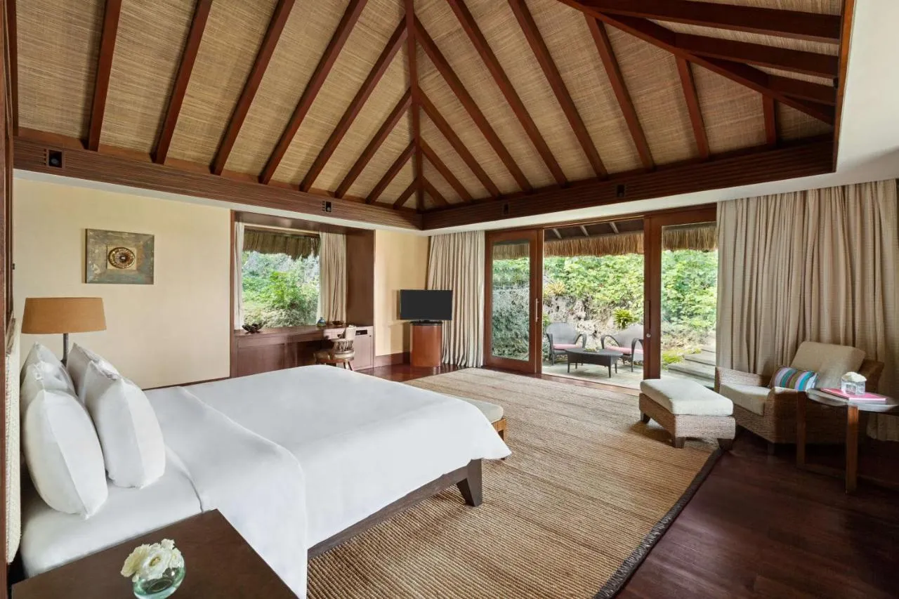 Shangri La Boracay Resort hotel slide-3