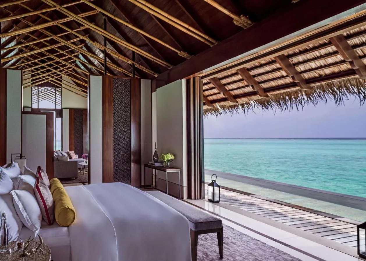 One and Only Reethi Rah hotel slide-3