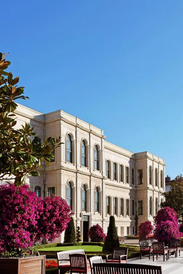 Four Seasons Bosphorus hotel slide-5