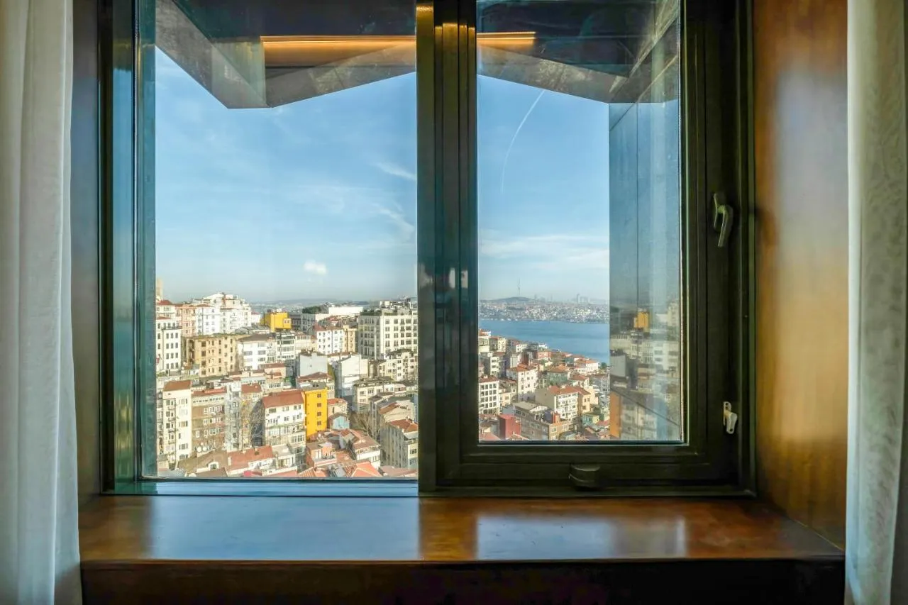 Marble Hotel slide-5