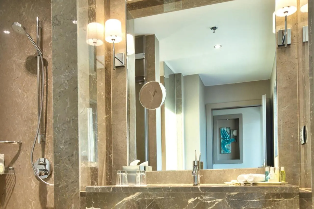 Renaissance Istanbul Bosphorus hotel-1