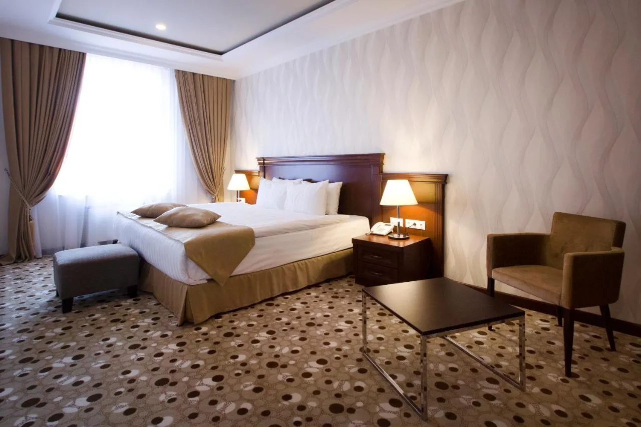 Central Hotel Yerevan slide-3