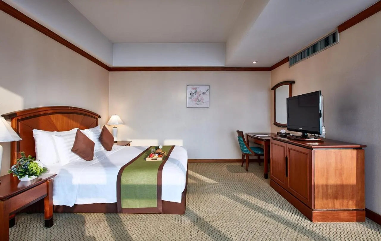 Baiyoke Sky Hotel slide-4