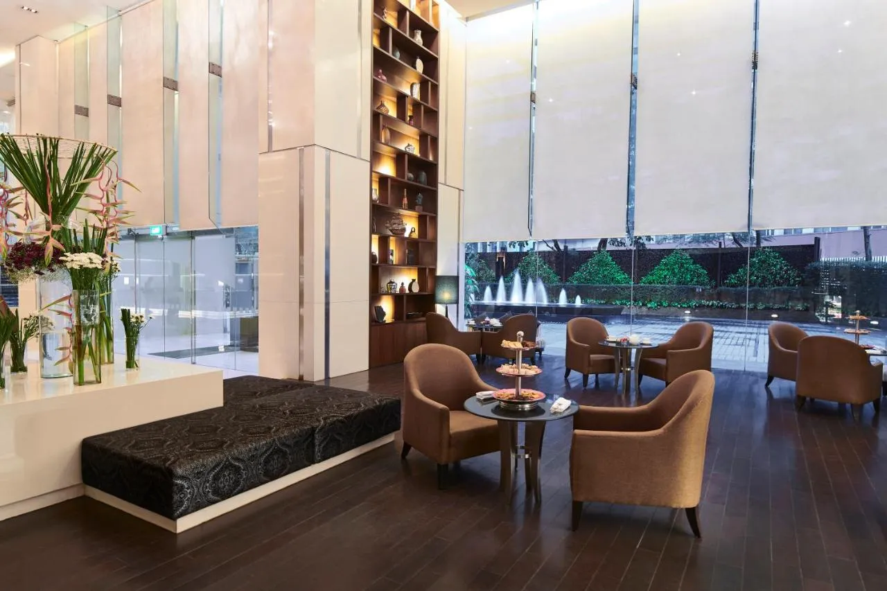 Holiday Inn Mumbai International Airport slide-3