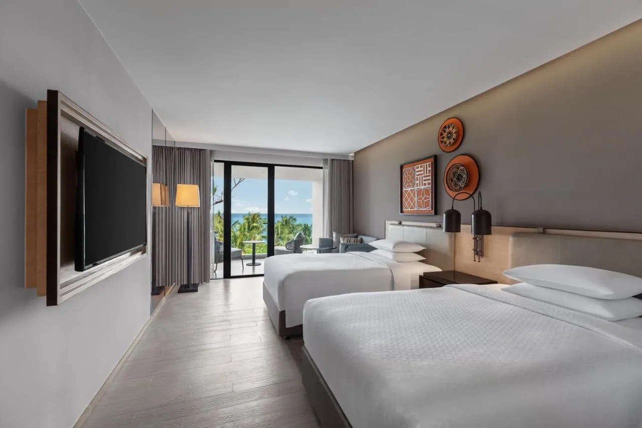 Four Points by Sheraton Phuket Patong Beach Resort slide-3