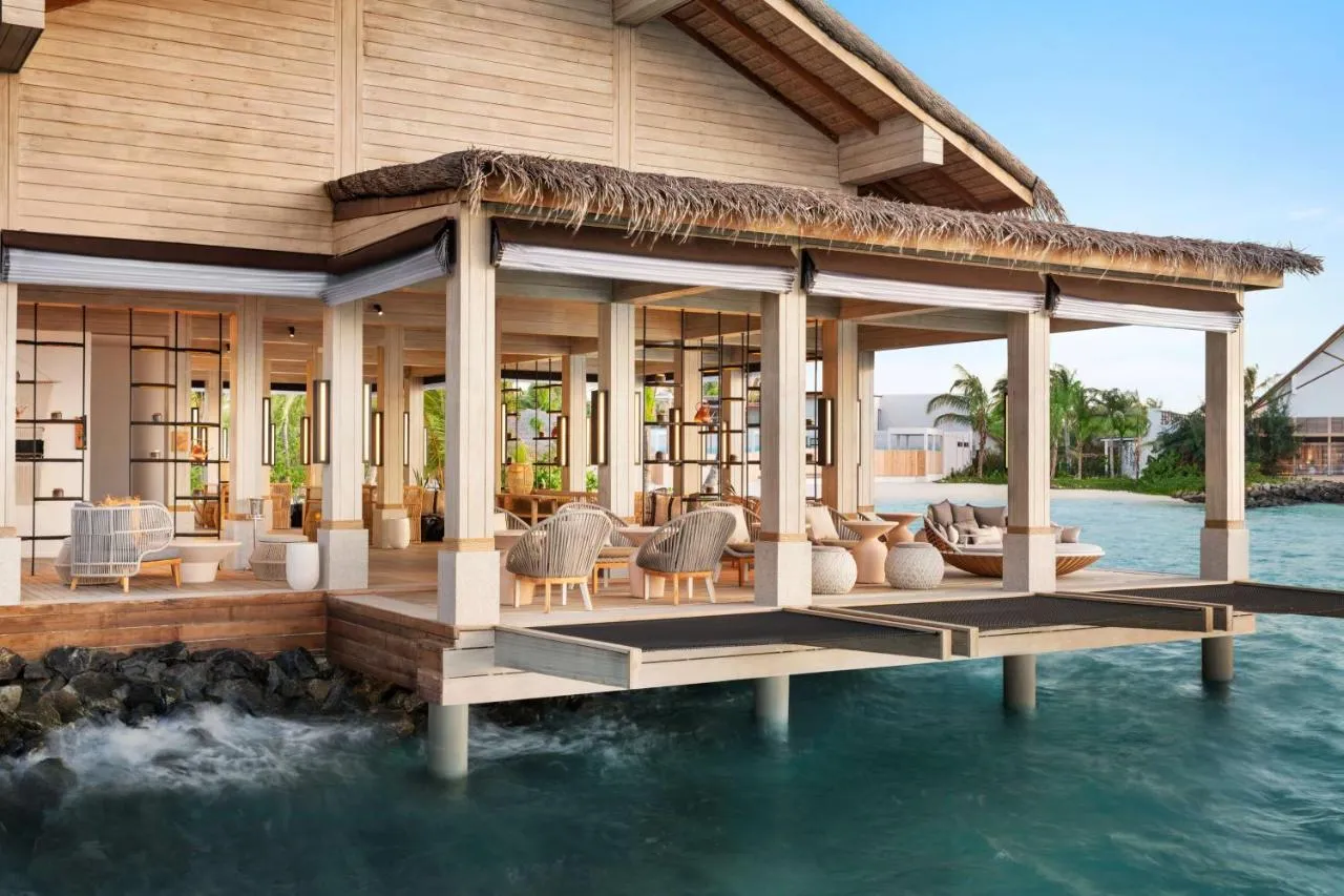 Hilton Maldives Amingiri Resort & Spa slide-4