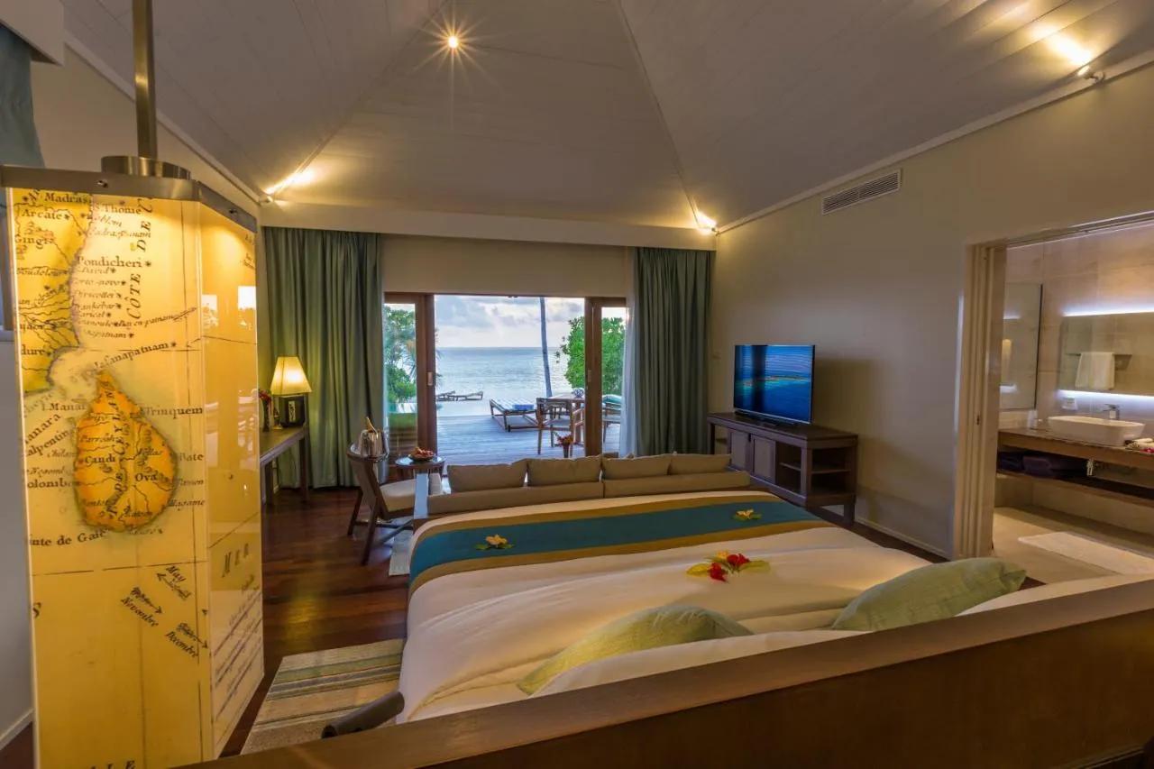 Hurawalhi Island Resort Hotel slide-5