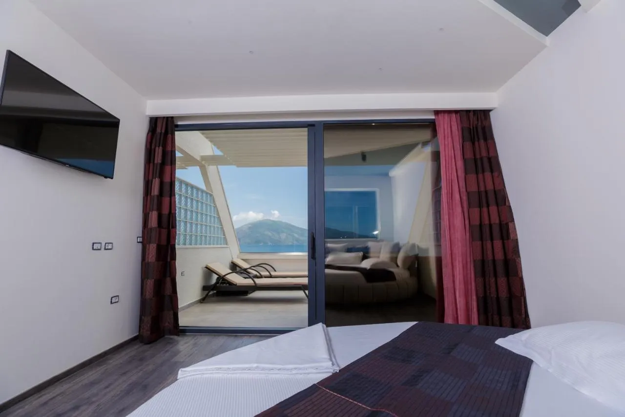Hotel Picasso slide-5