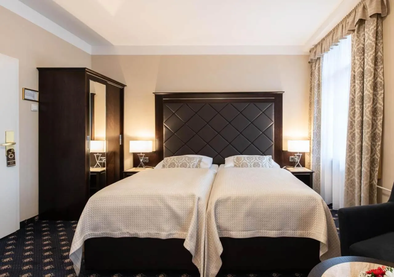 Hotel Kampa-Stara Zbrojnice-1