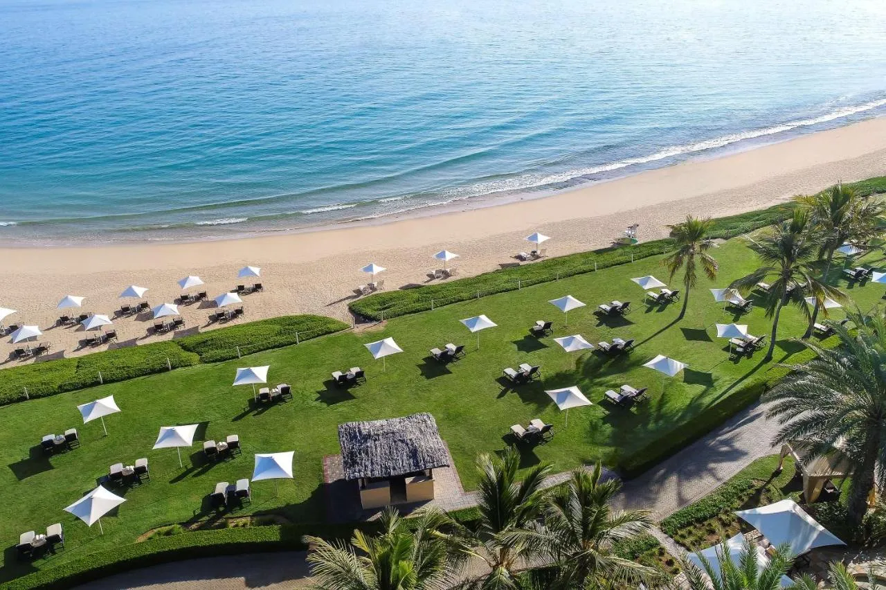 Shangri La Barr Al Jissah Resort & Spa slide-5