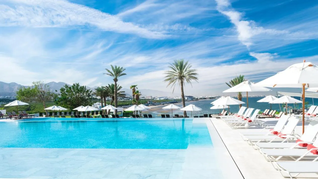 Crowne Plaza Muscat-1