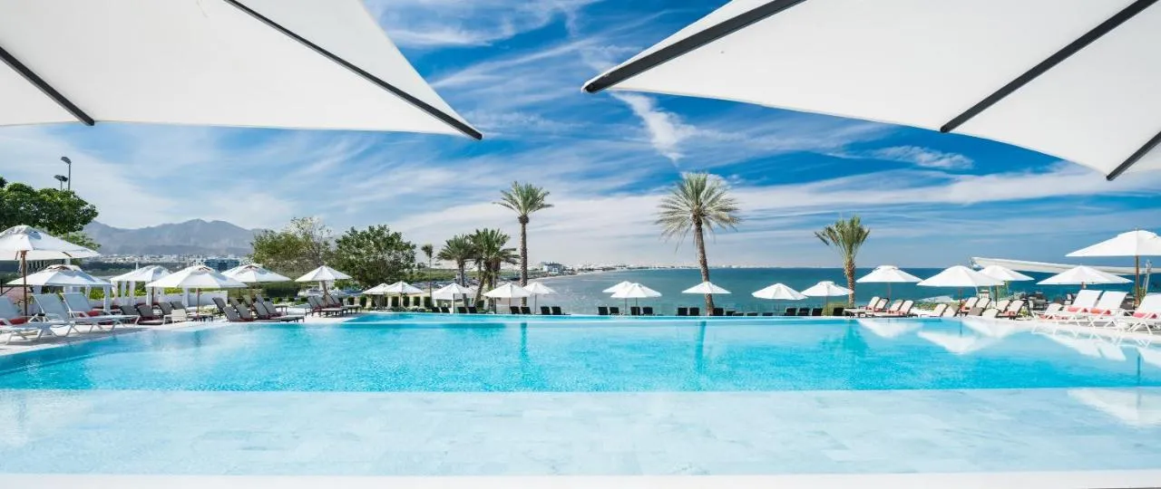Crowne Plaza Muscat slide-5