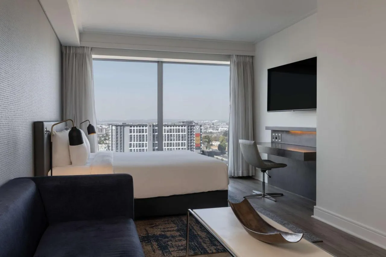 Radisson Blu Johannesburg hotel slide-4