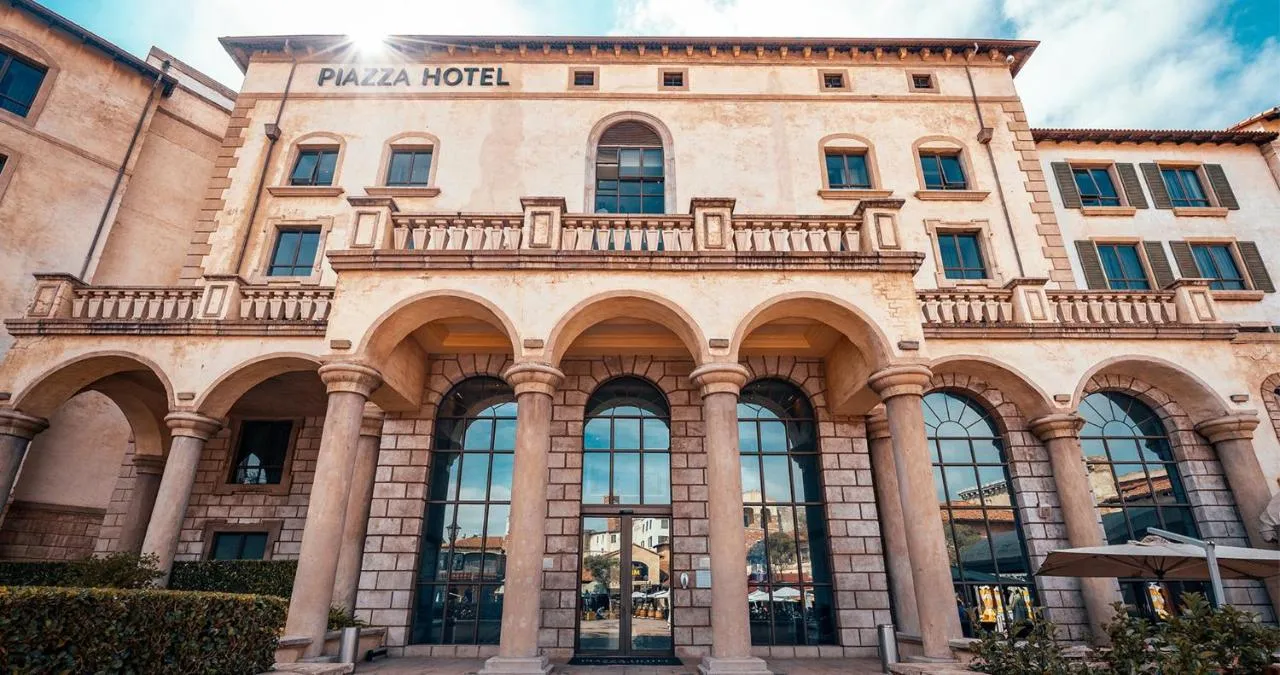 Piazza Hotel Montecasino slide-5