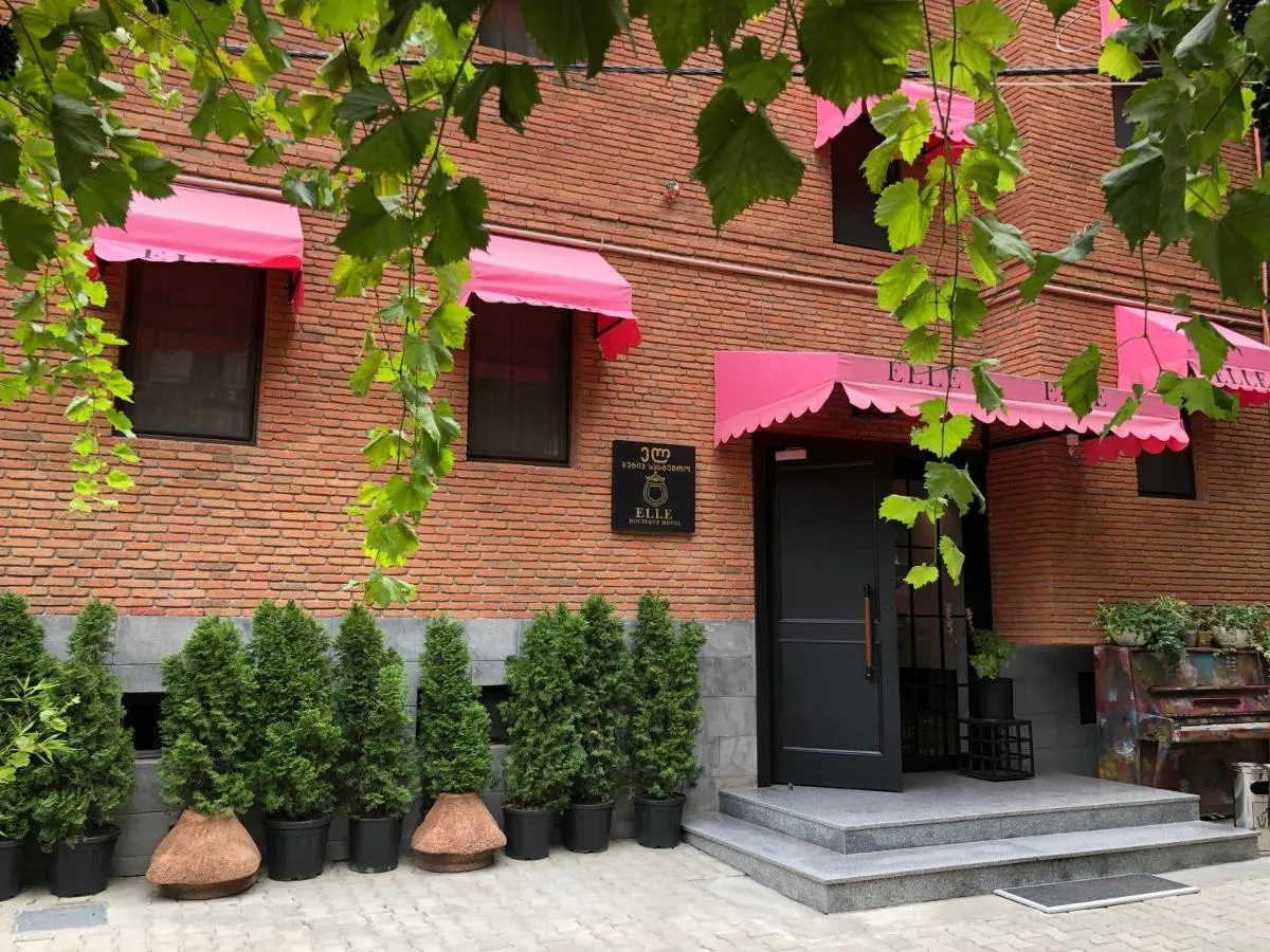Elle Boutique Hotel slide-5