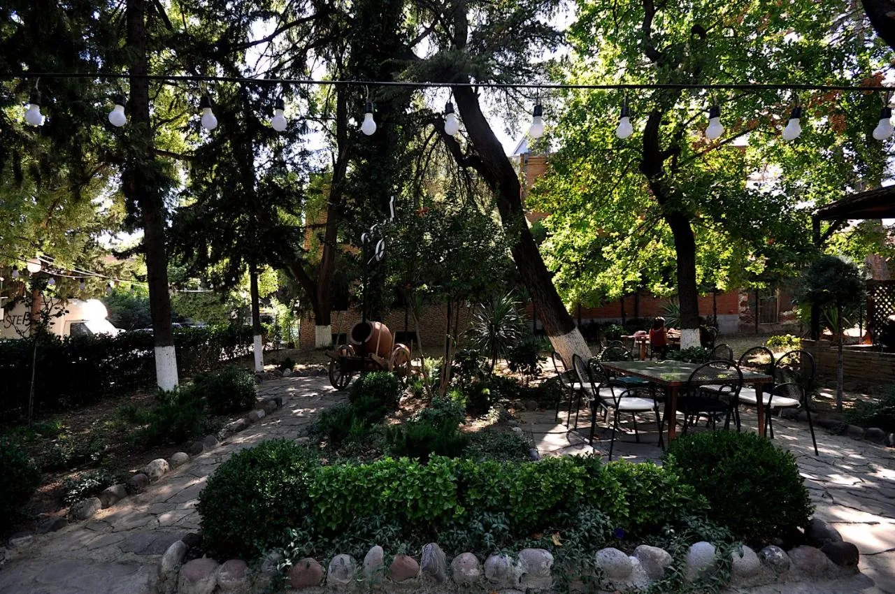 Elle Boutique Hotel slide-4