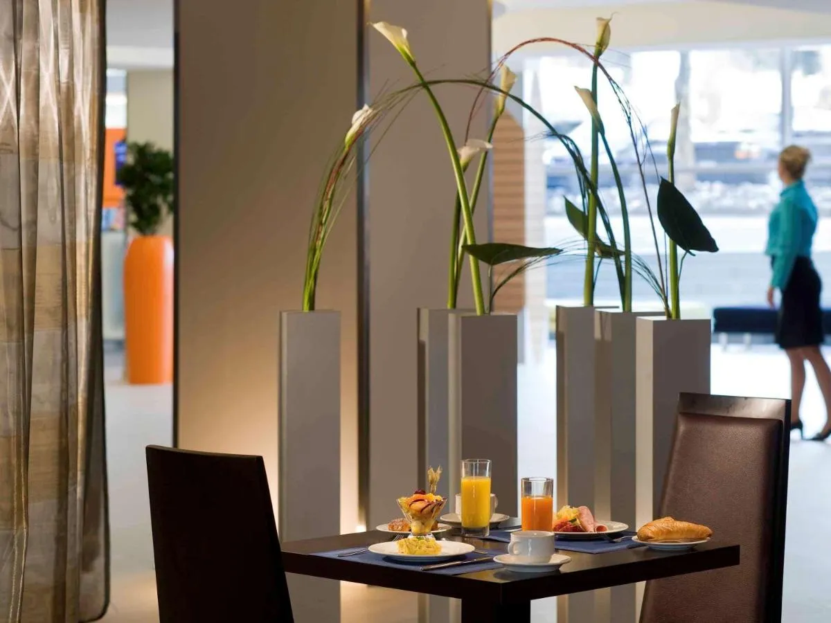 Novotel Zurich Airport Me slide-4