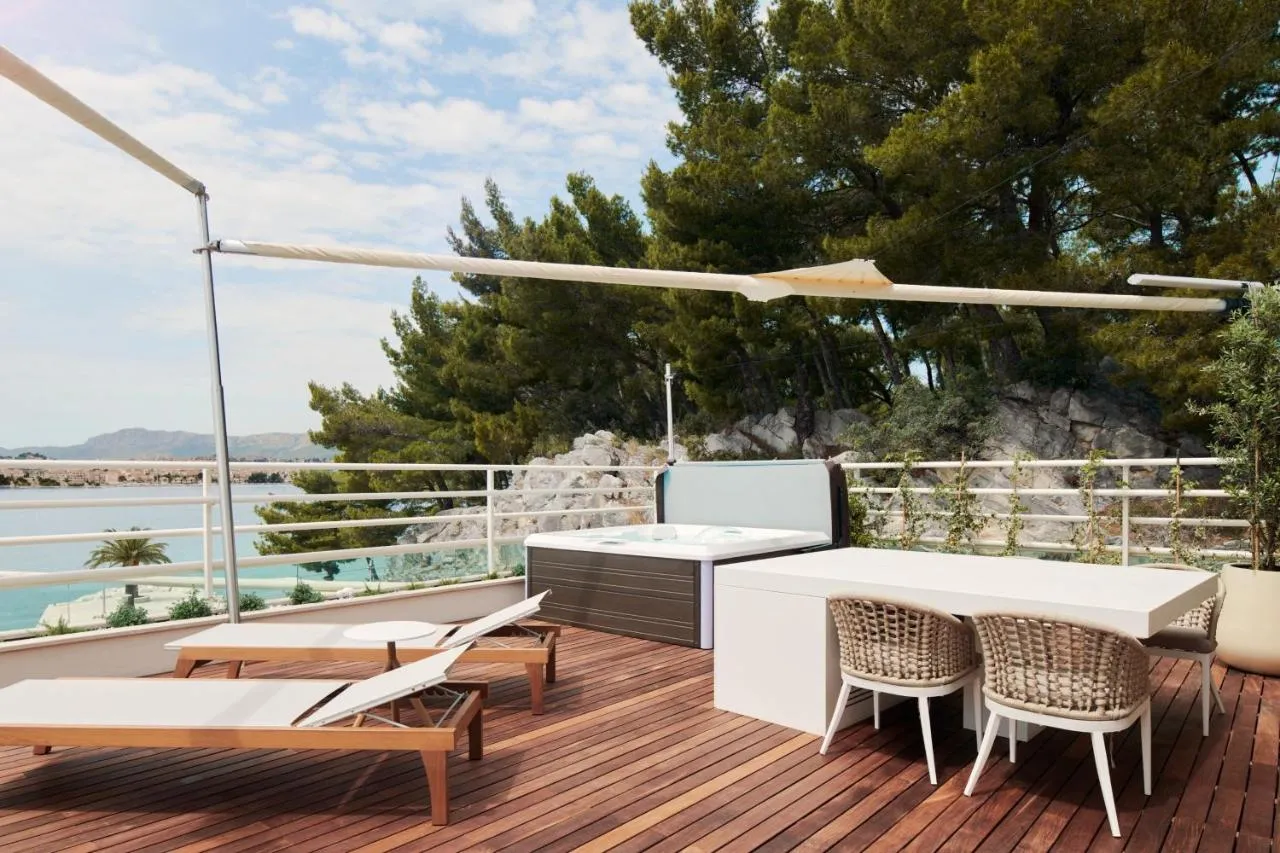 Le Meridien Lav Split slide-3
