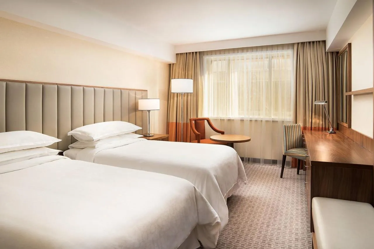 Sheraton Zagreb hotel slide-3