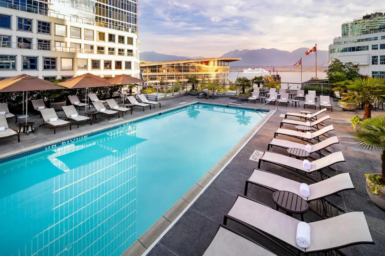 Fairmont Waterfront hotel slide-4