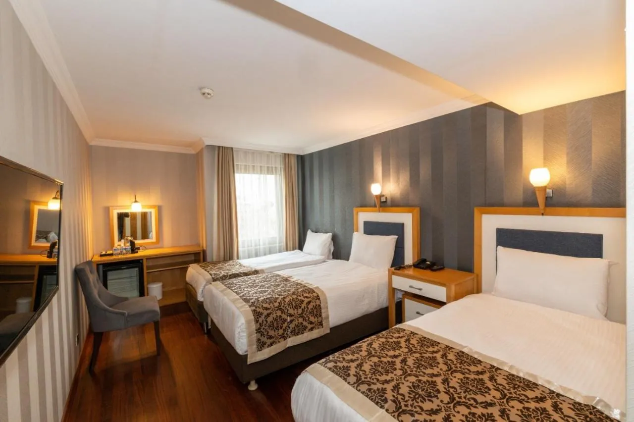 crestium hotel prave slide-5